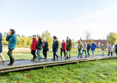 Foto inwoners Leudal aan het wandelen